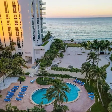 Great Apartment In Hollywood With Side Ocean View! Direct Access To The Beach! 14Th Floor